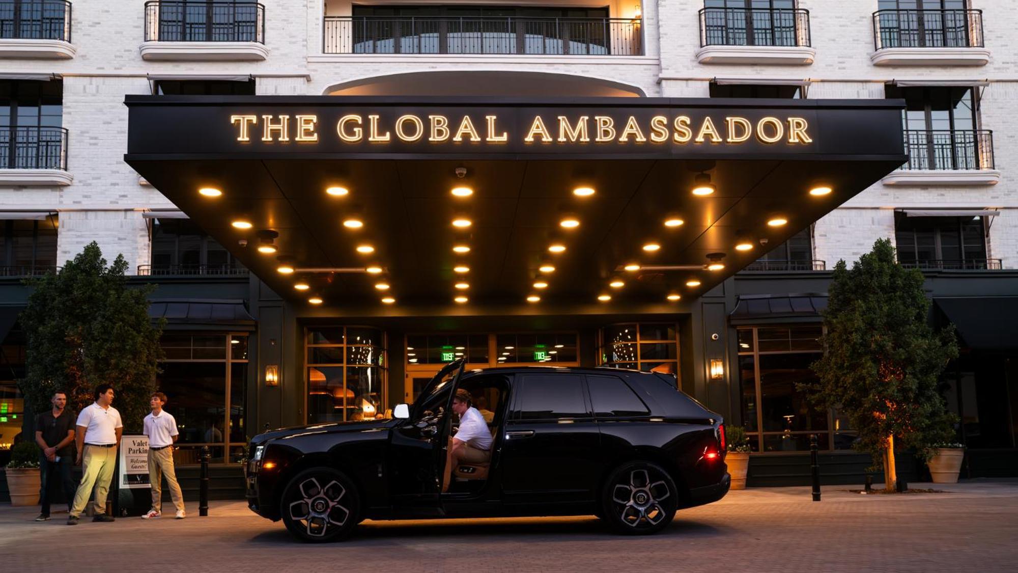 ホテル The Global Ambassador フェニックス エクステリア 写真